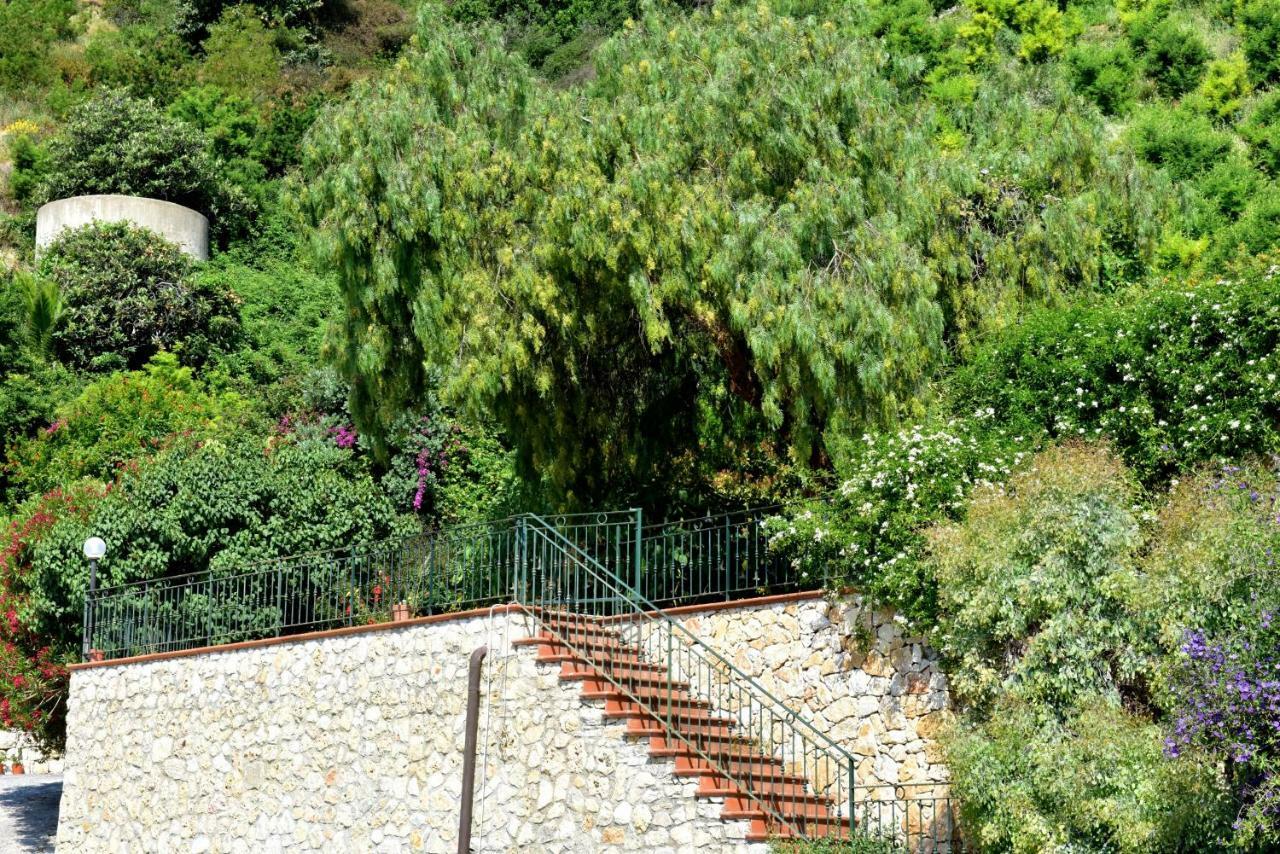 Vila Agriturismo Un Mare Di Fiori Ventimiglia Exteriér fotografie