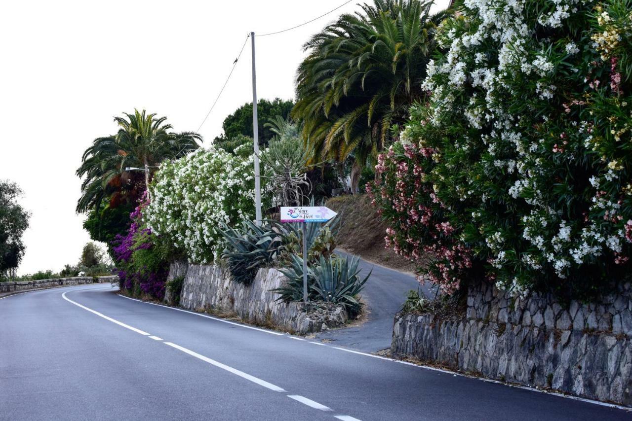 Vila Agriturismo Un Mare Di Fiori Ventimiglia Exteriér fotografie