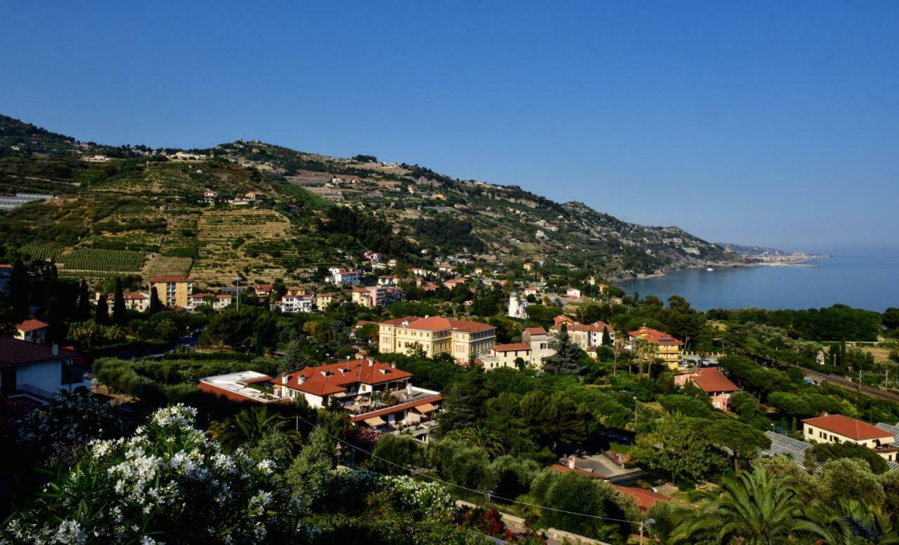 Vila Agriturismo Un Mare Di Fiori Ventimiglia Exteriér fotografie