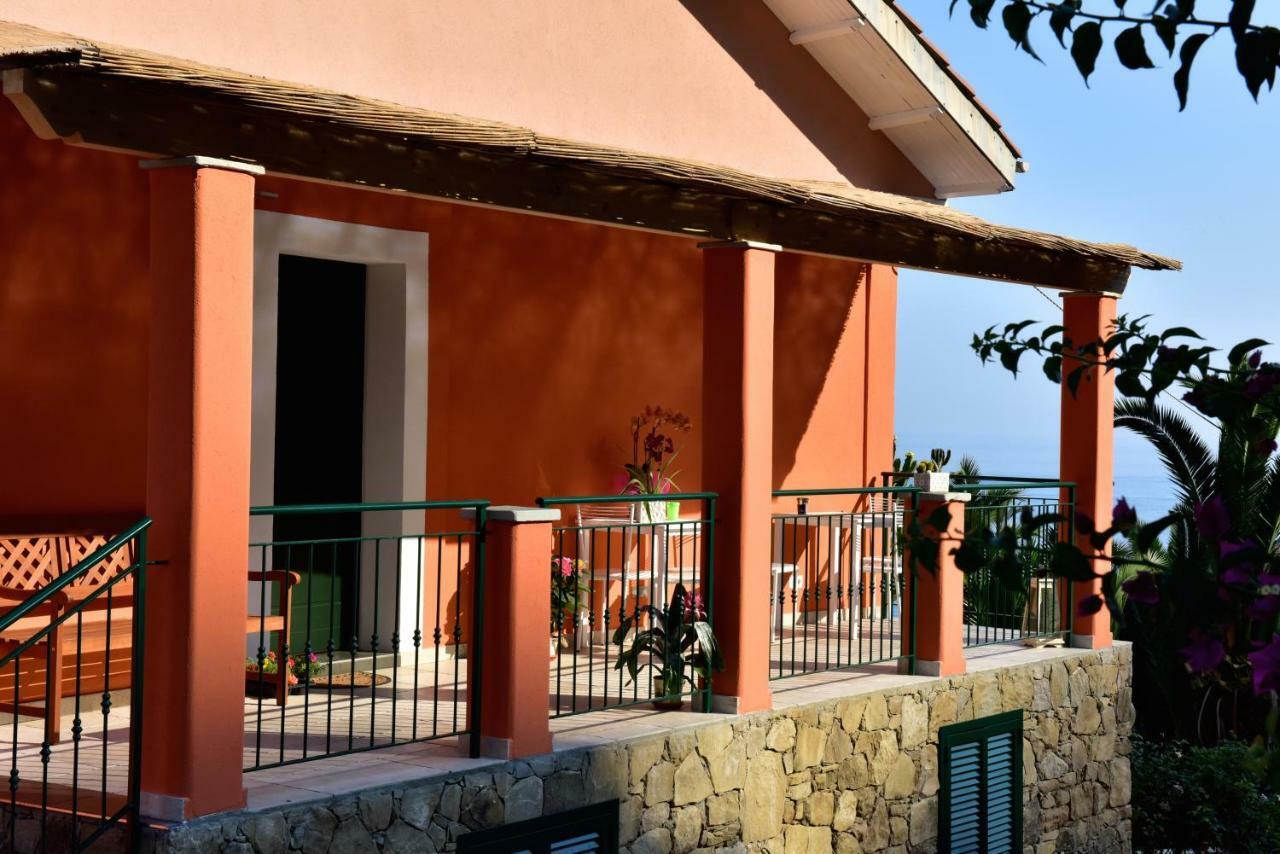 Vila Agriturismo Un Mare Di Fiori Ventimiglia Exteriér fotografie