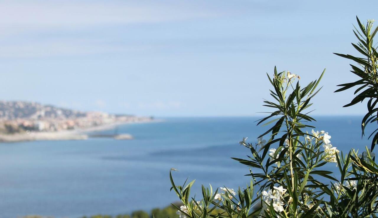 Vila Agriturismo Un Mare Di Fiori Ventimiglia Exteriér fotografie